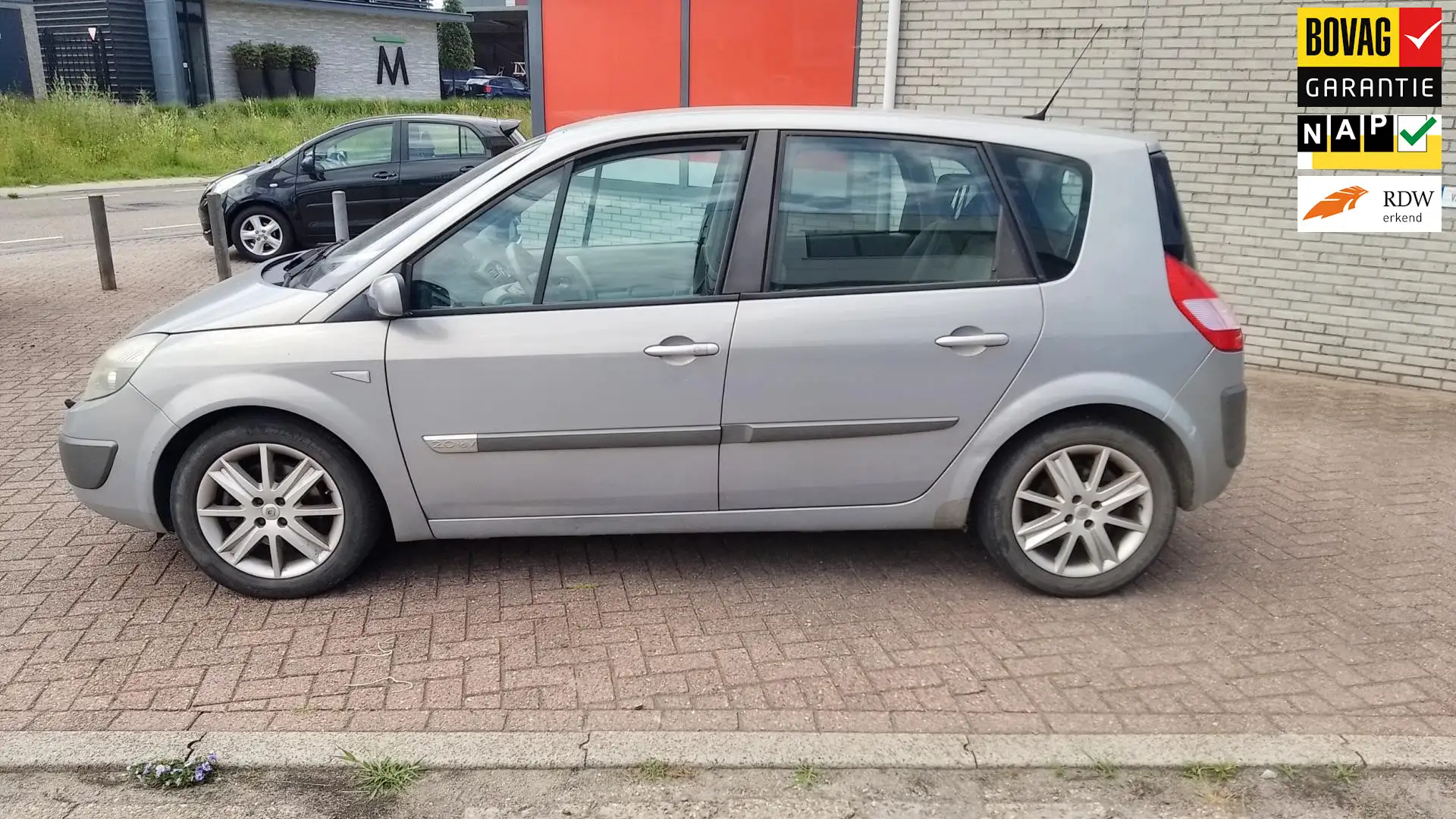 Renault Scenic 2.0-16V Privilège Luxe Geel - 1
