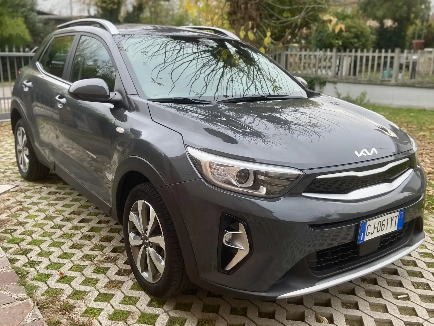 Kia Stonic 1.0 t-gdi mhev Style Design 100cv Neopatentati Grigio - 2