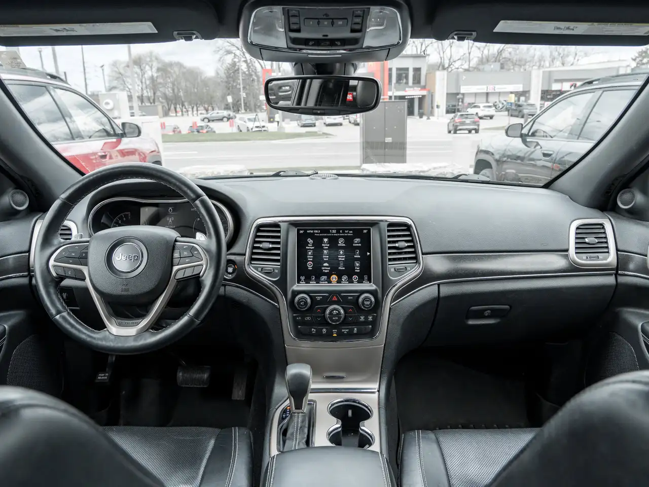 Jeep Grand Cherokee снимка Jeep Grand Cherokee