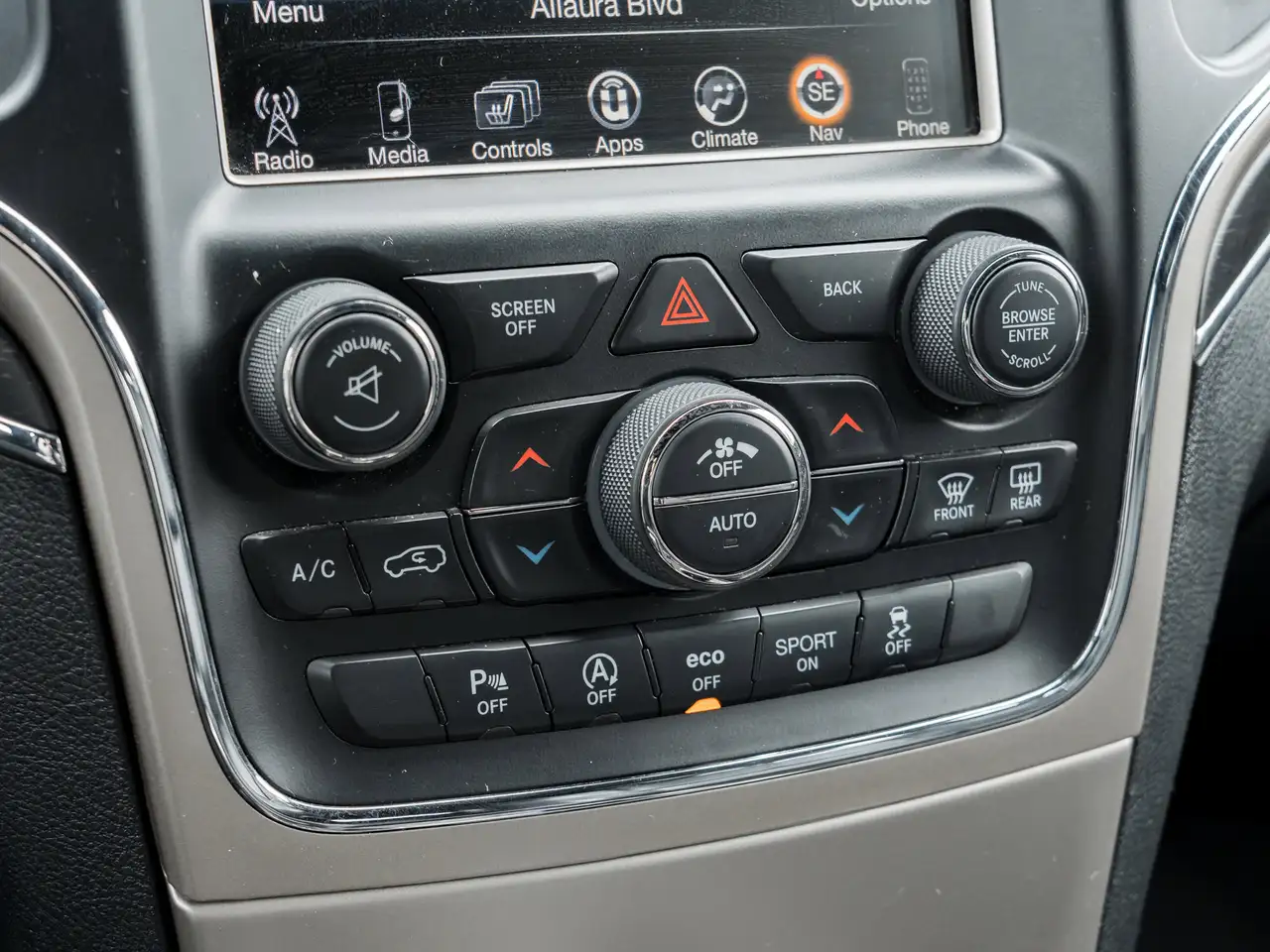 Jeep Grand Cherokee снимка Jeep Grand Cherokee