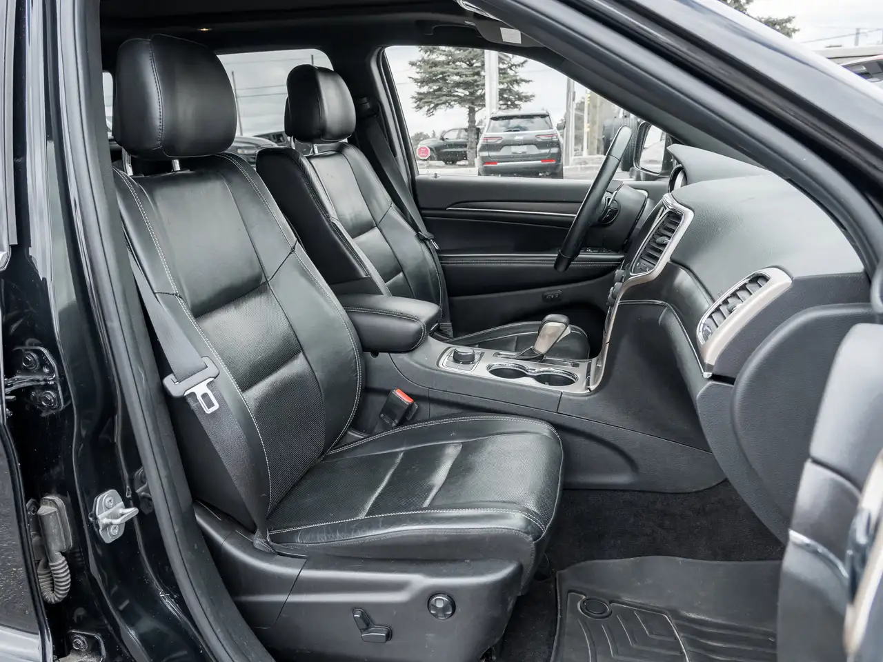 Jeep Grand Cherokee снимка Jeep Grand Cherokee