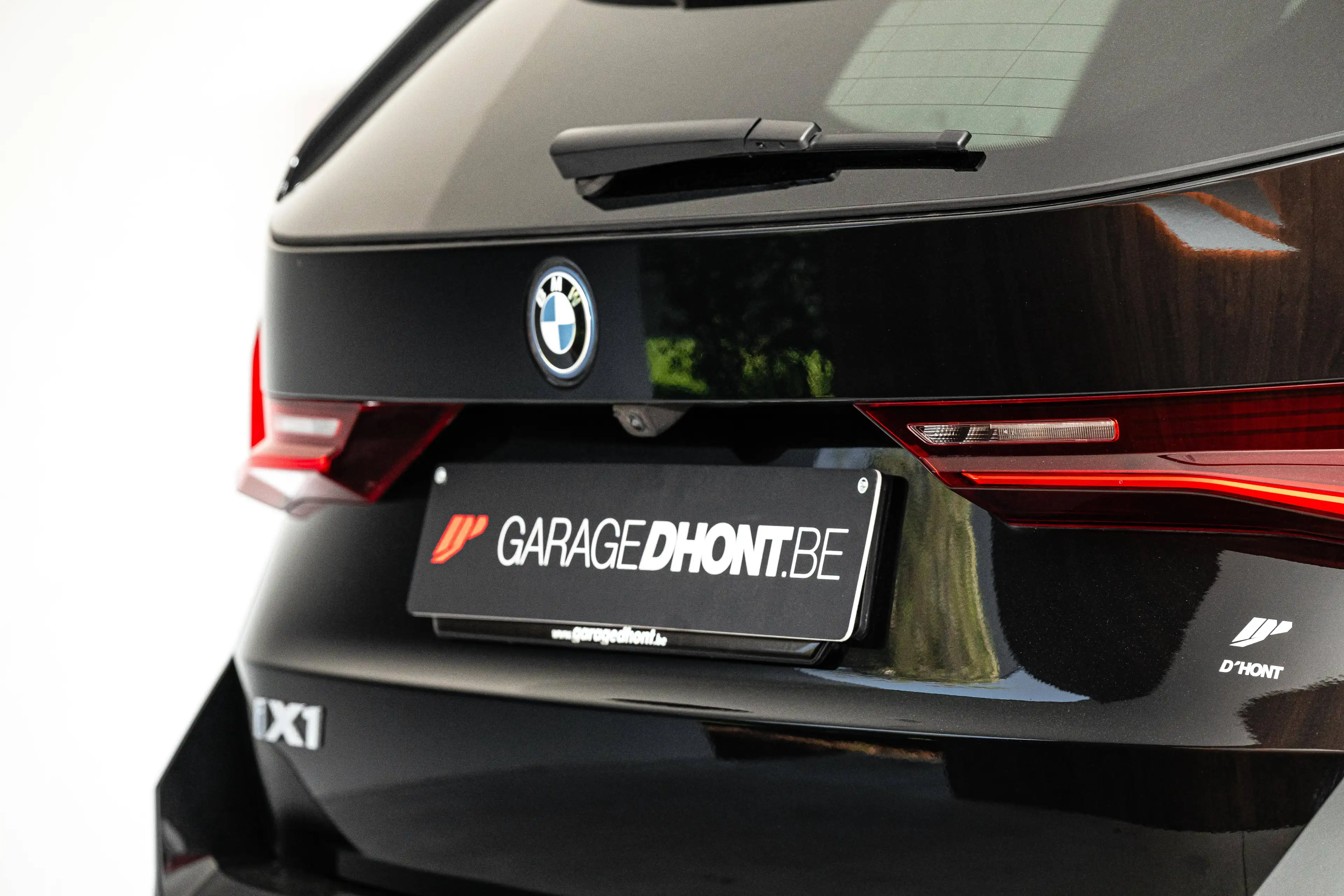 BMW iX1 xDrive 30e - M-pack — photo 41