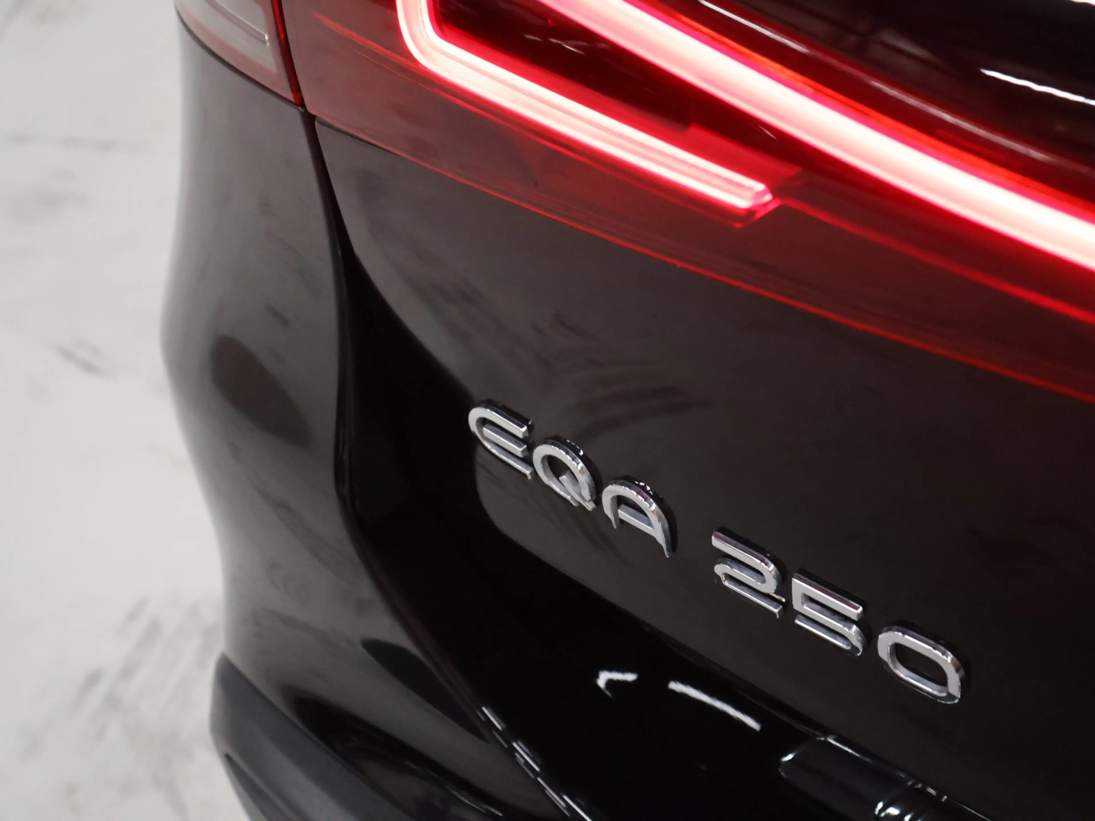 Mercedes-Benz EQA 250 Business Solution Luxury 67 kWh [ADAPTIVE CRUISE, — photo 27
