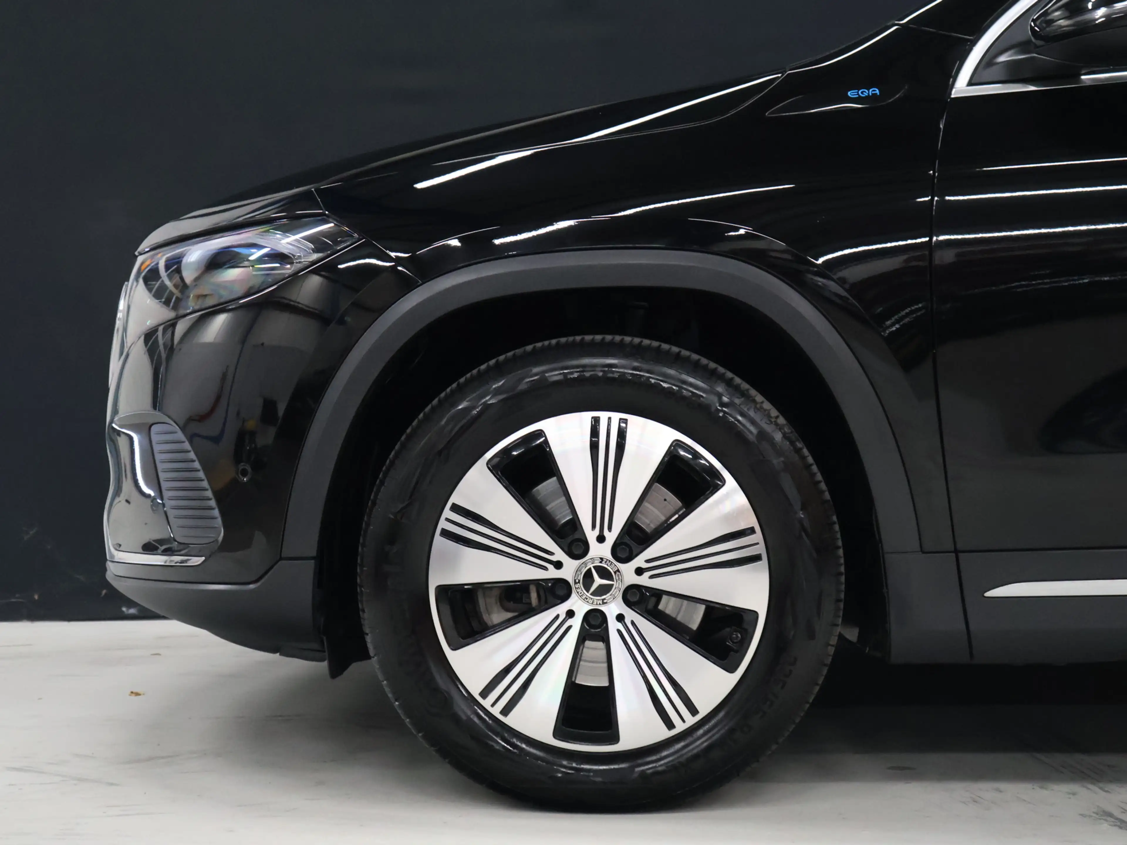 Mercedes-Benz EQA 250 Business Solution Luxury 67 kWh [ADAPTIVE CRUISE, — photo 4