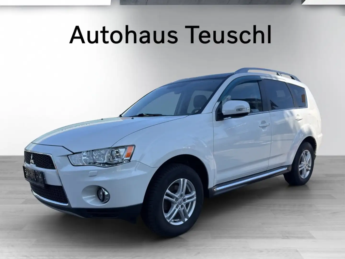 Mitsubishi Outlander 2,2 DI-D SST Instyle Weiß - 1