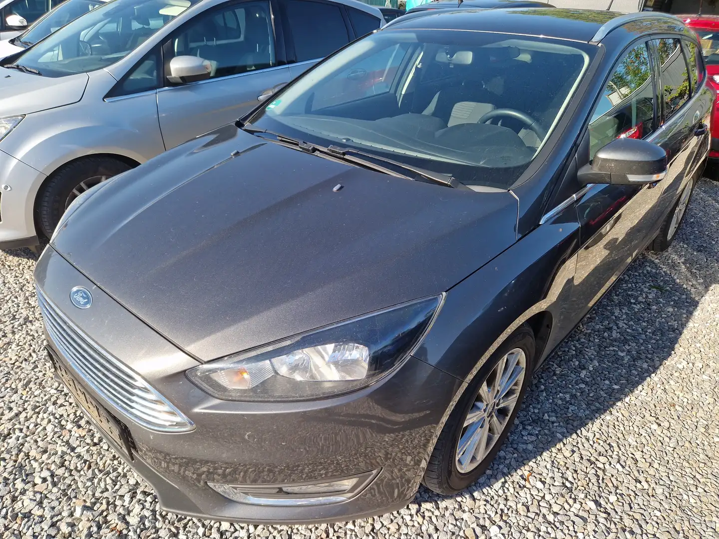Ford Focus Kombi Titanium,TüV neu Grau - 1