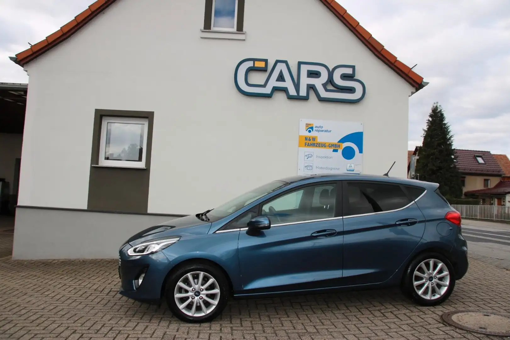 Ford Fiesta Titanium Braun - 1