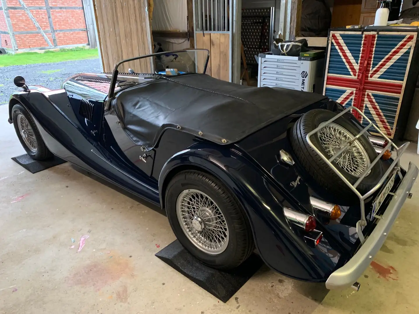 Morgan Plus 8 Blau - 2