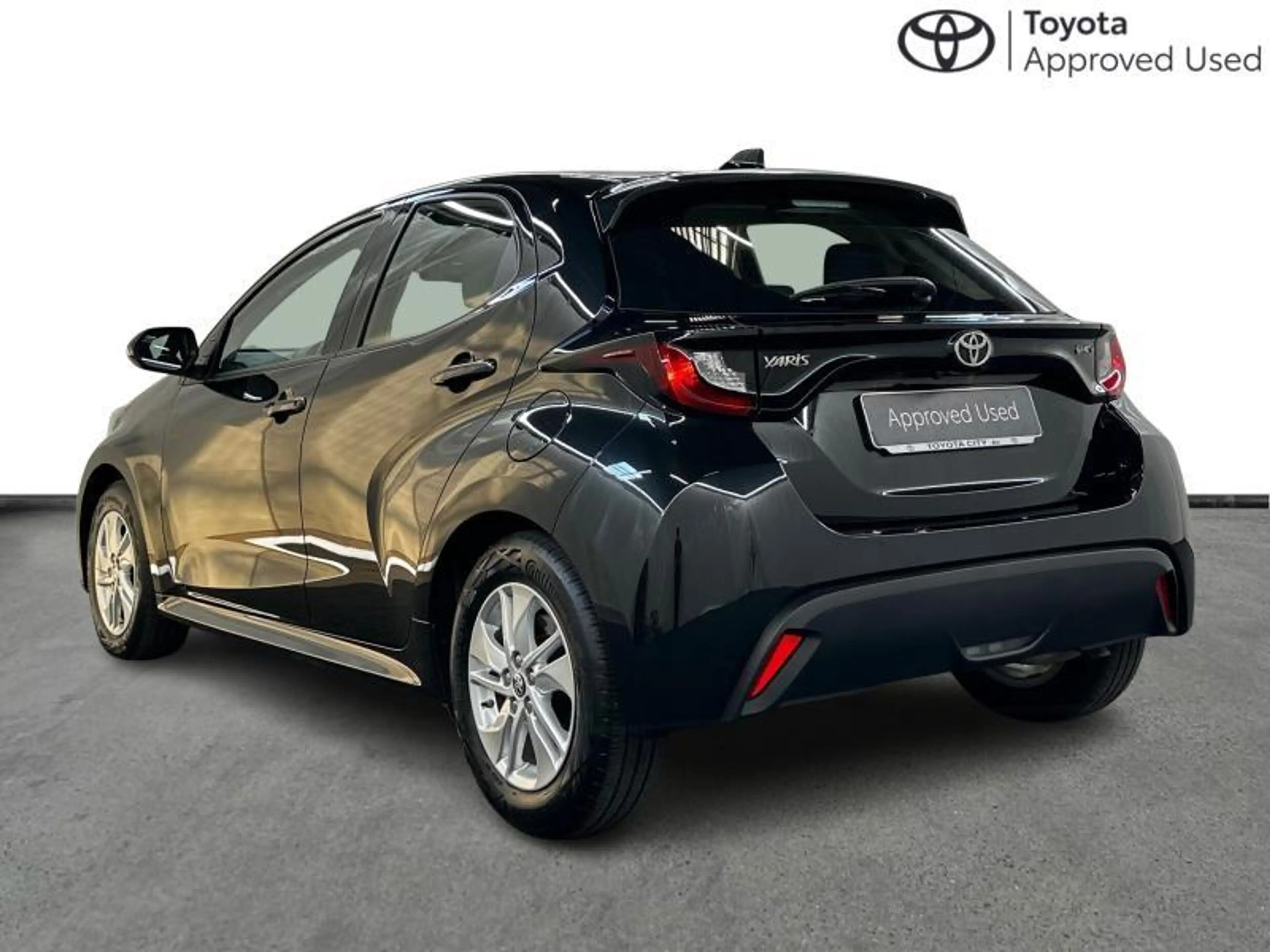 Toyota Yaris Dynamic — photo 2