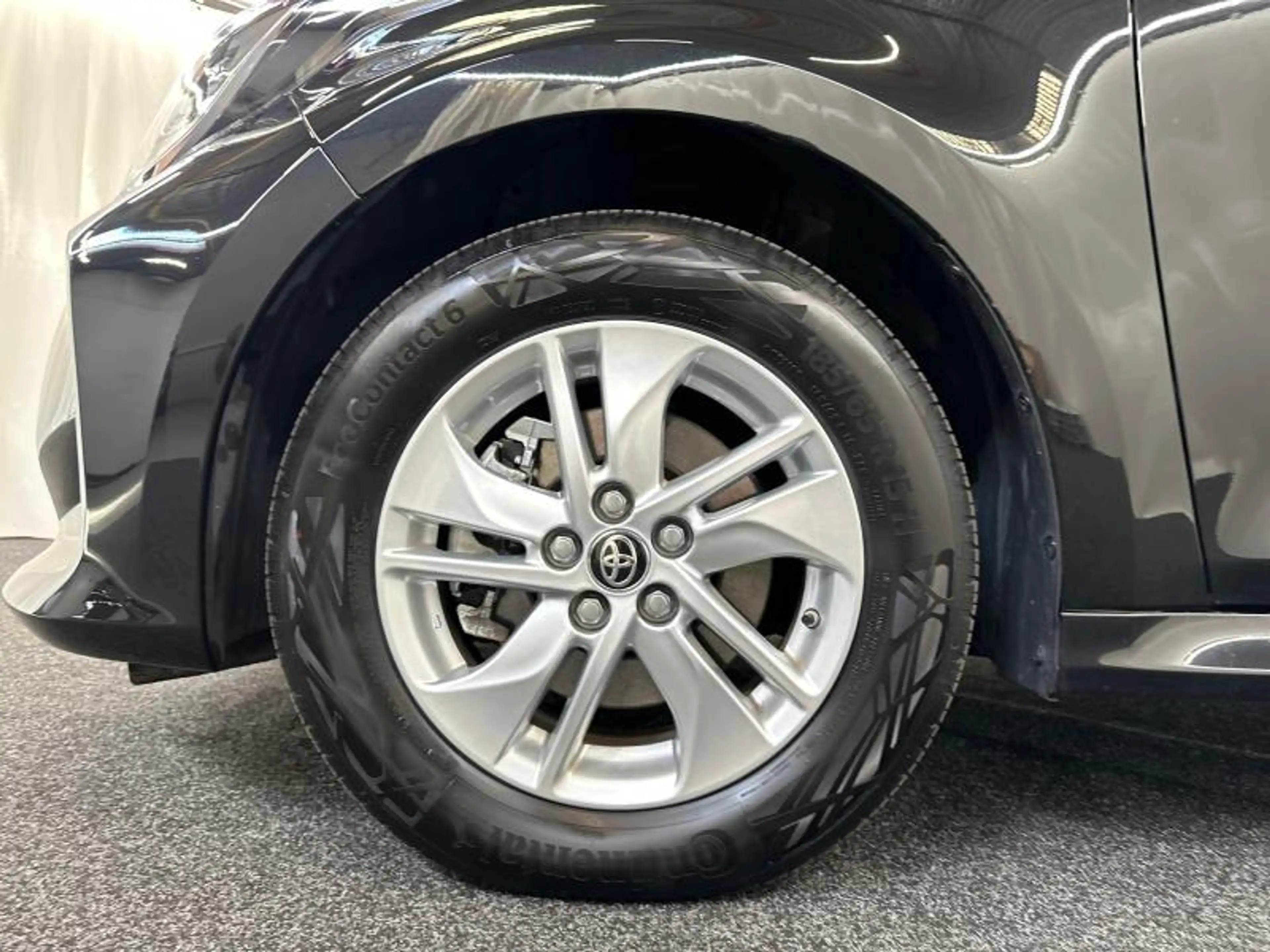 Toyota Yaris Dynamic — photo 13