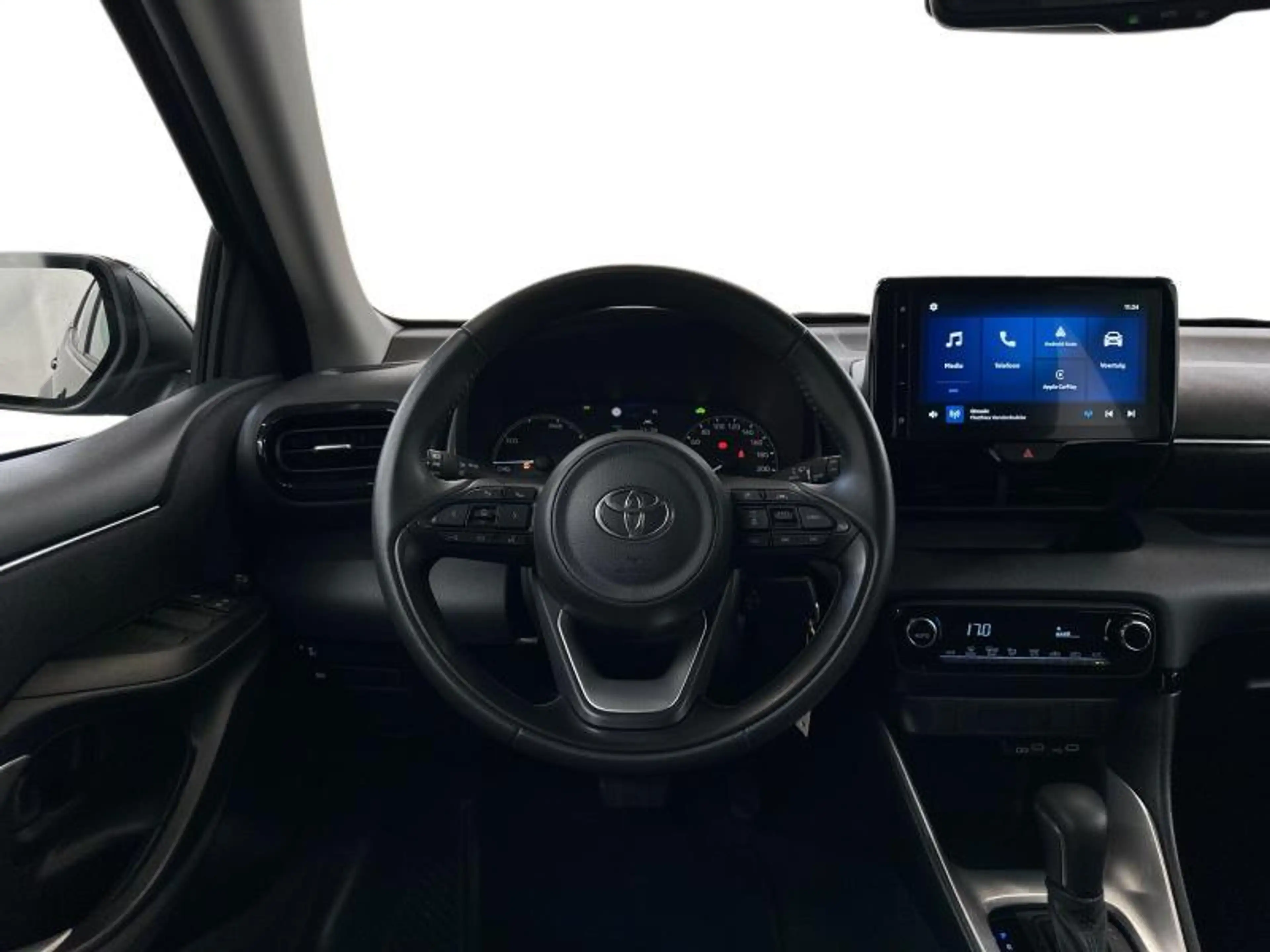 Toyota Yaris Dynamic — photo 8