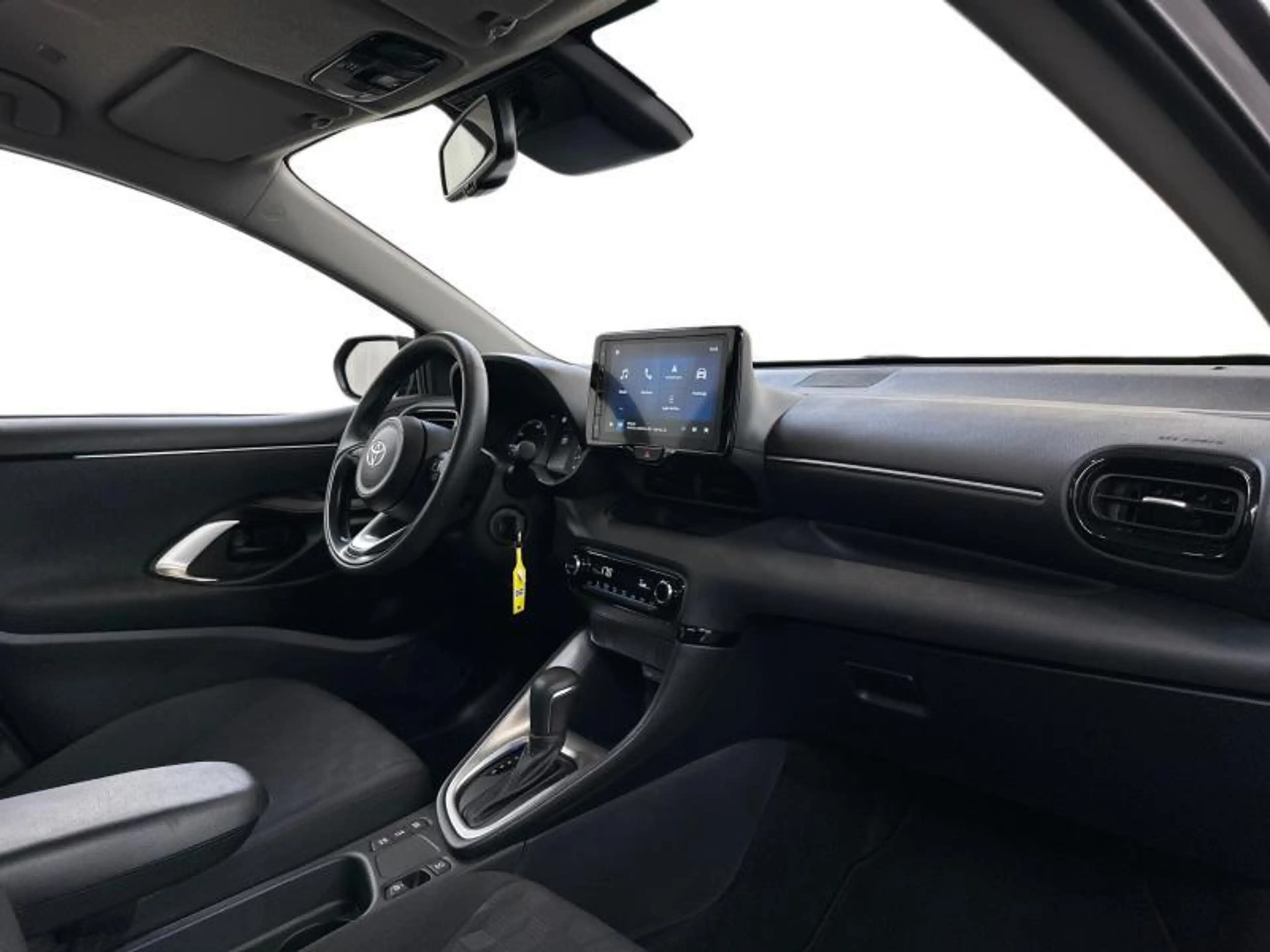 Toyota Yaris Dynamic — photo 6