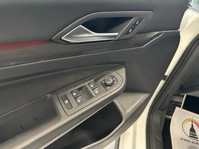 Volkswagen Golf view 11