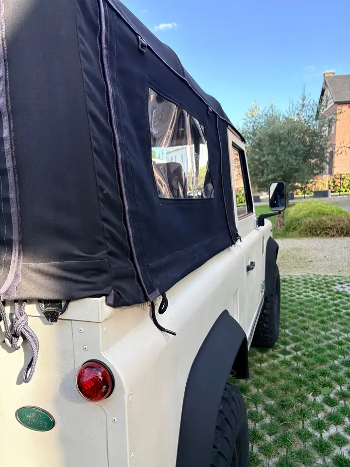 Land Rover Defender 2.5 TDi, foto 3