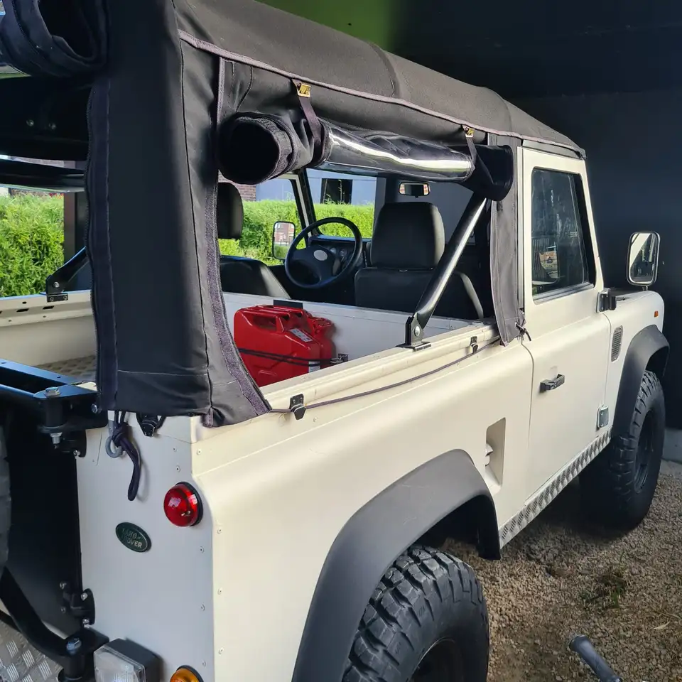 Land Rover Defender 2.5 TDi, foto 6