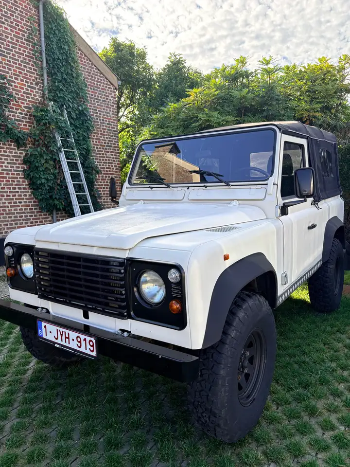 Land Rover Defender 2.5 TDi, foto 2