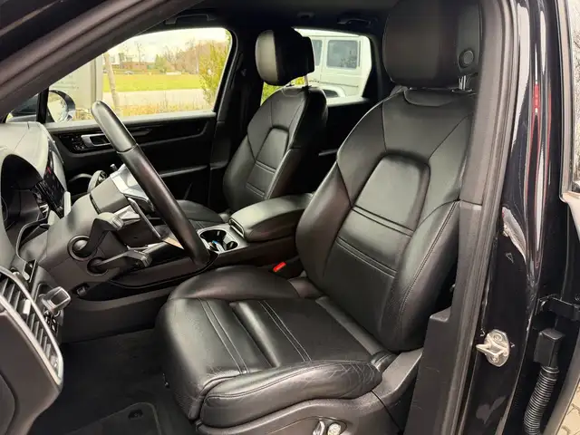Porsche Cayenne view 12