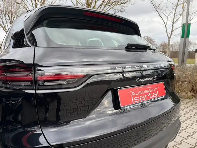 Porsche Cayenne view 5