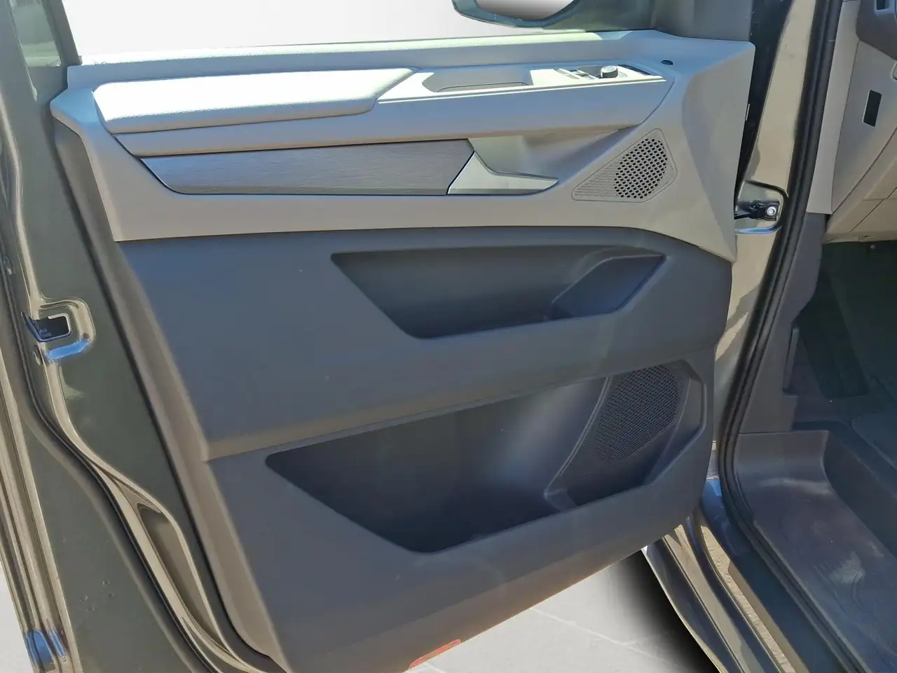 Volkswagen T7 Multivan 2026 — фото 16
