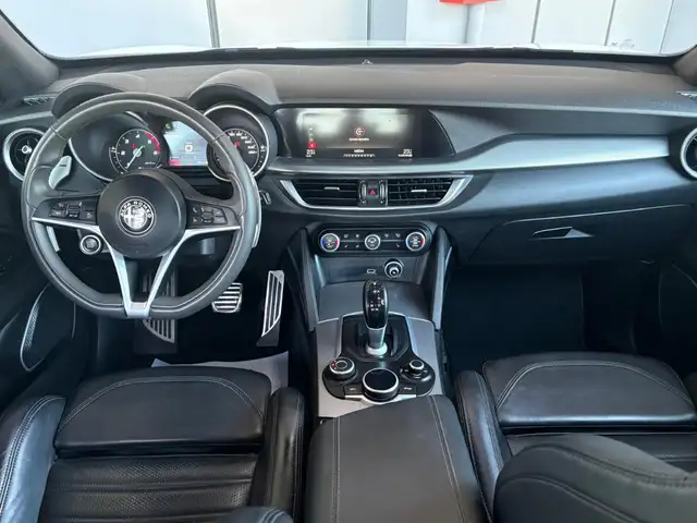 Alfa Romeo Stelvio view 14