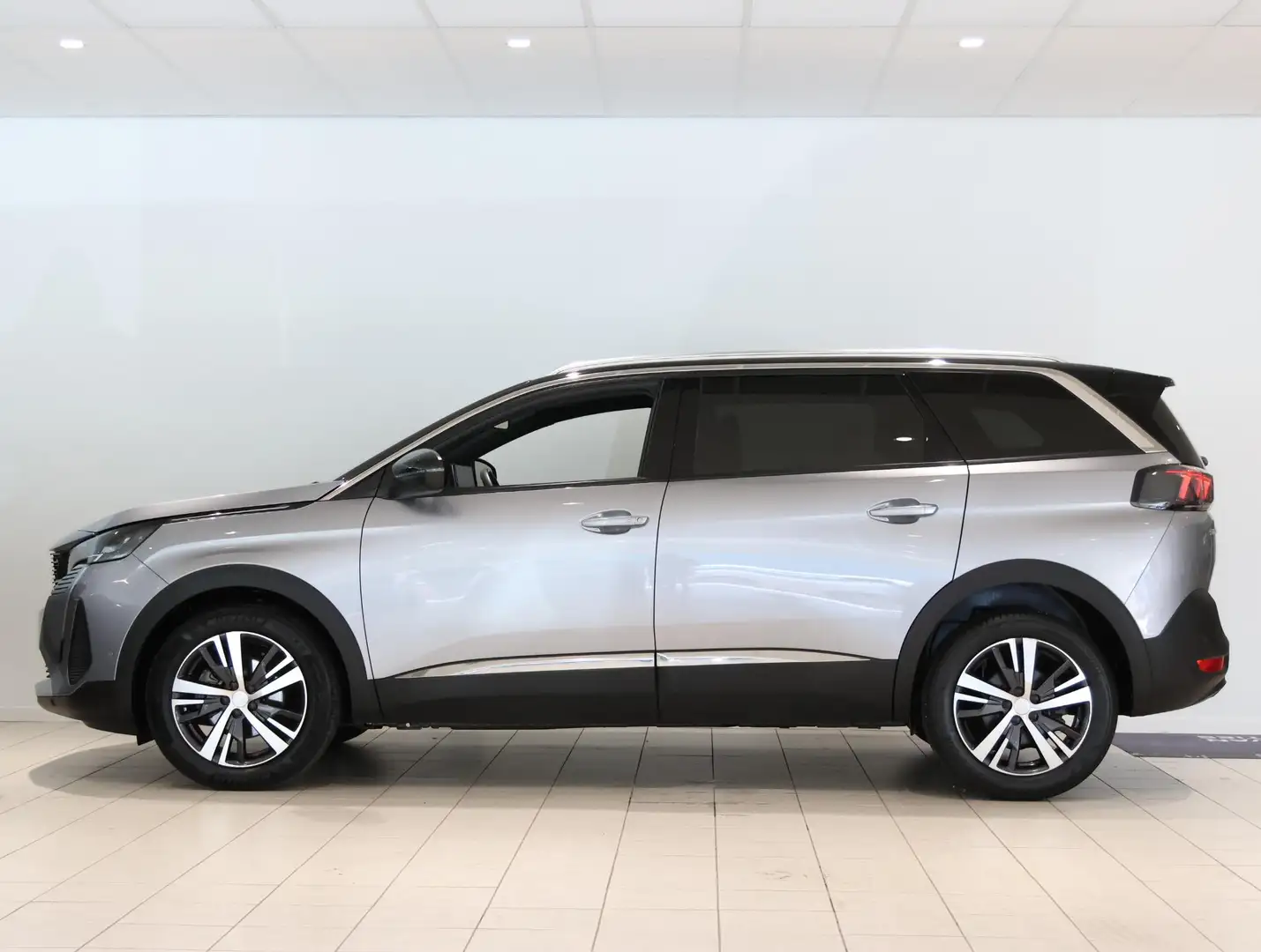 Peugeot 5008 SUV 1.2 130 pk Allure Pack | Elektr. achterklep | Grijs - 2