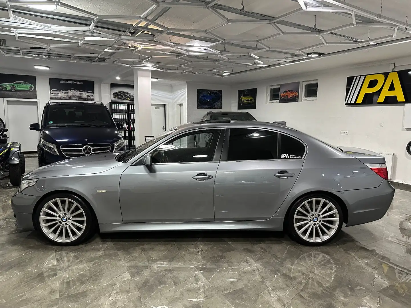 BMW 530 i Lim. xDrive M-Paket Dt. Fahrzeug HUD Xenon Grau - 2
