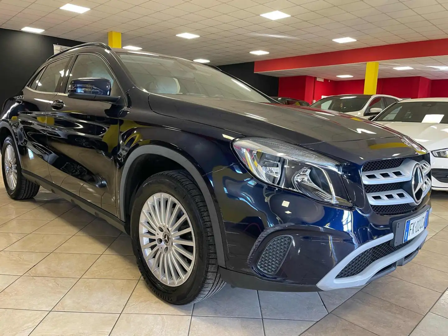 Mercedes-Benz GLA 180 d Automatic *E6/BLUETOOTH/USB Blu/Azzurro - 1