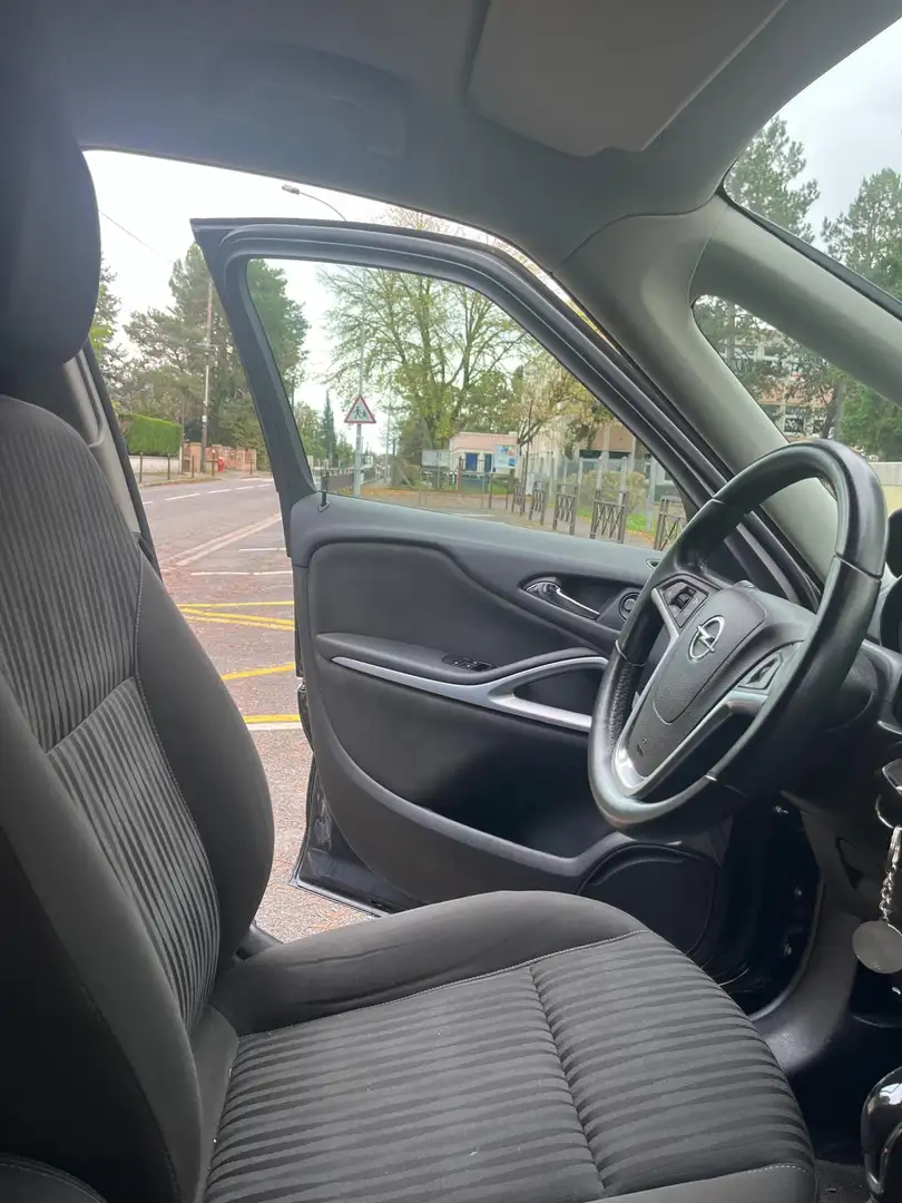 Opel Zafira Tourer Noir - 2