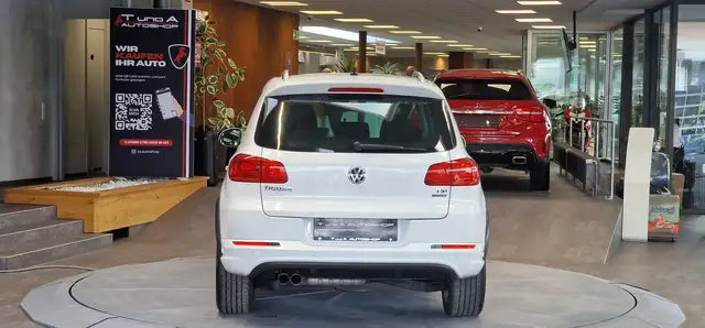 Volkswagen Tiguan view 8