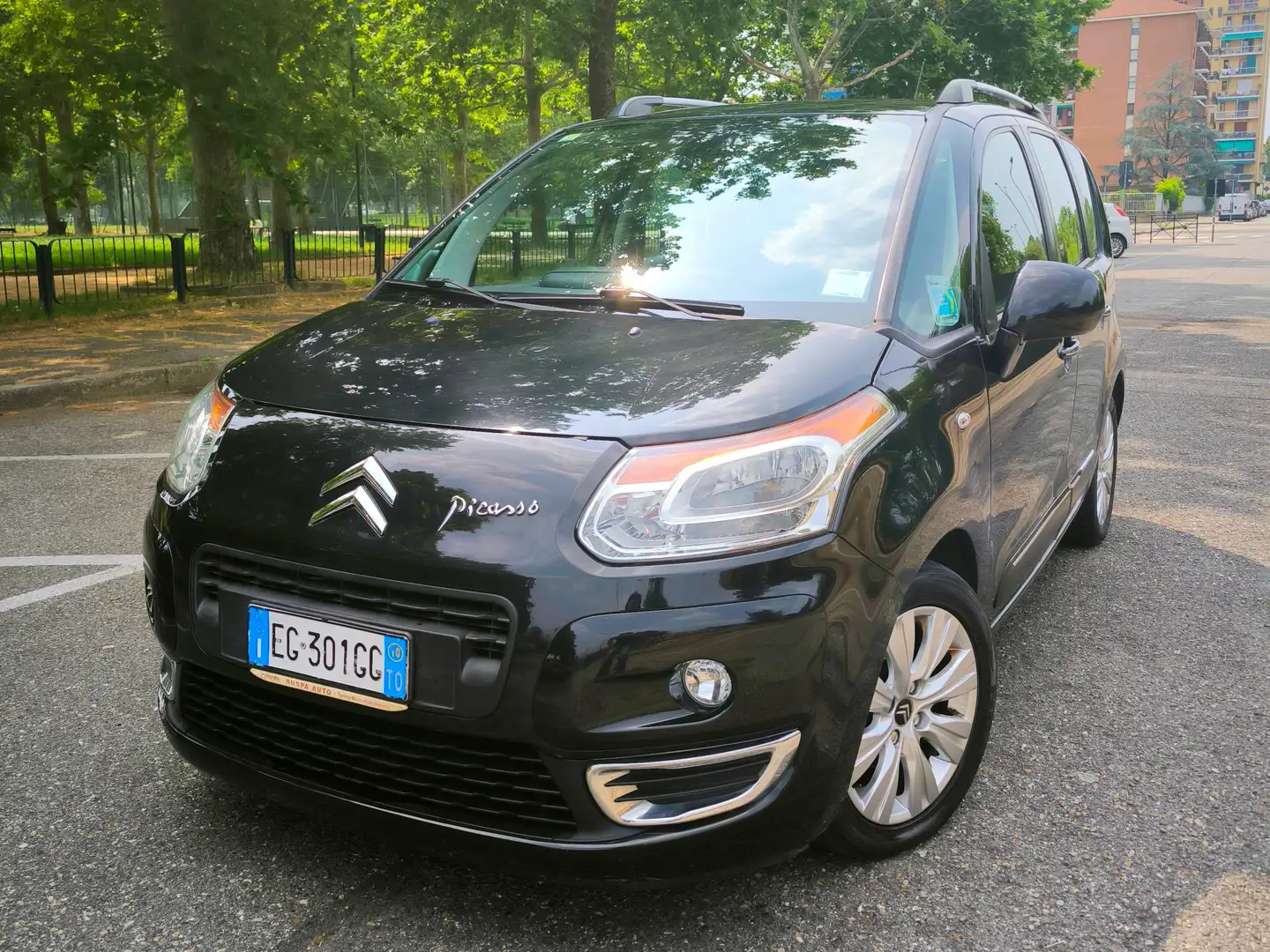 Citroen C3 C3 Picasso Picasso 1.4 vti Exclusive  Theatre Negru - 1