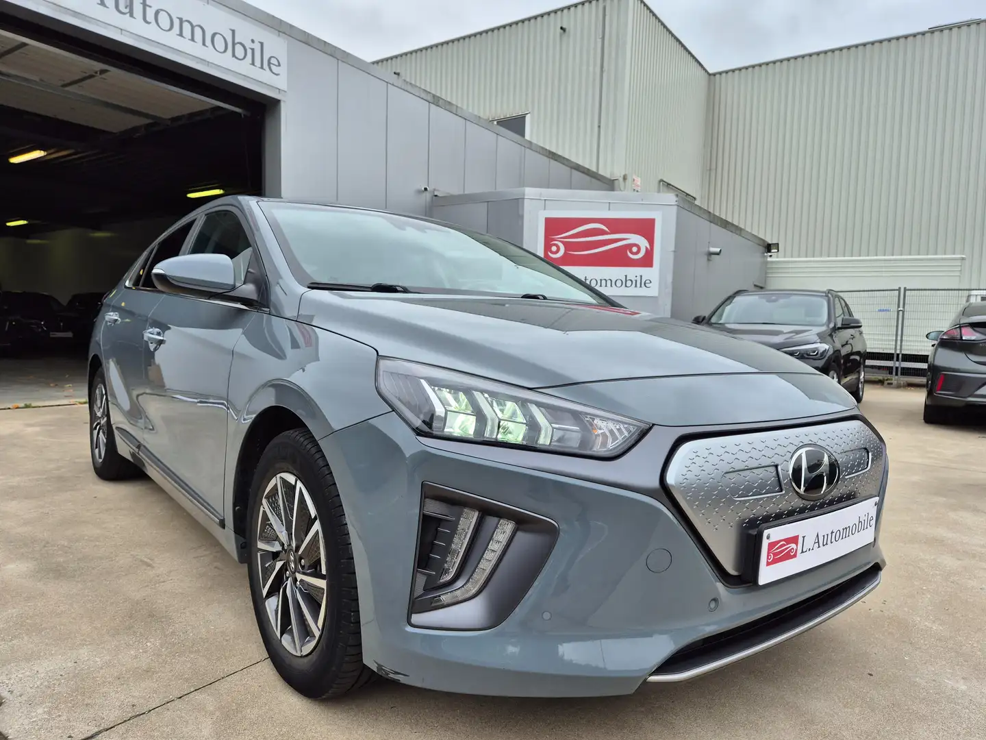 Hyundai IONIQ ELECTRIC // SHINE // 75.582 KM // Gris - 2