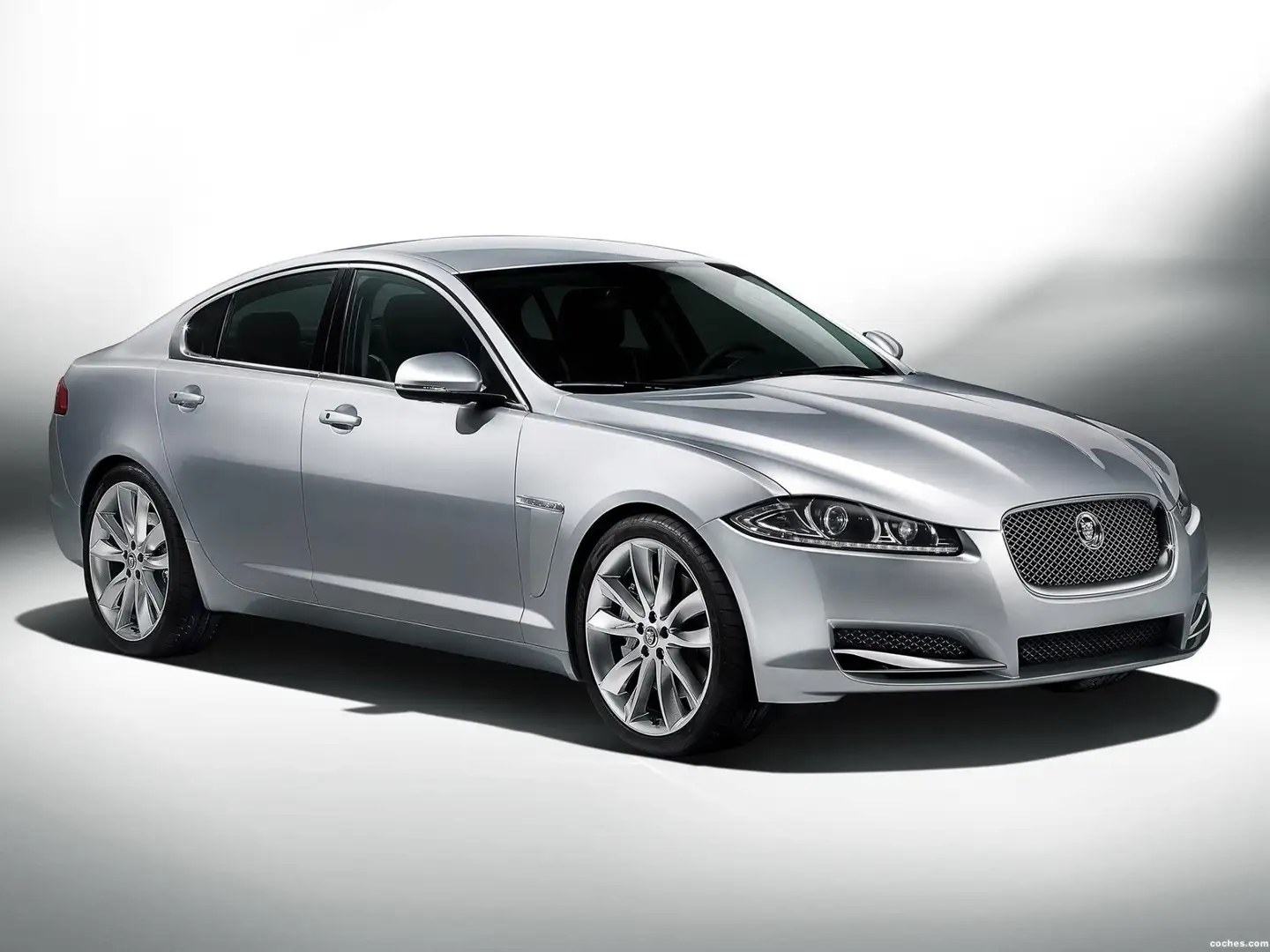 Jaguar XF 2.2 Diesel Premium Luxury Aut. - 1