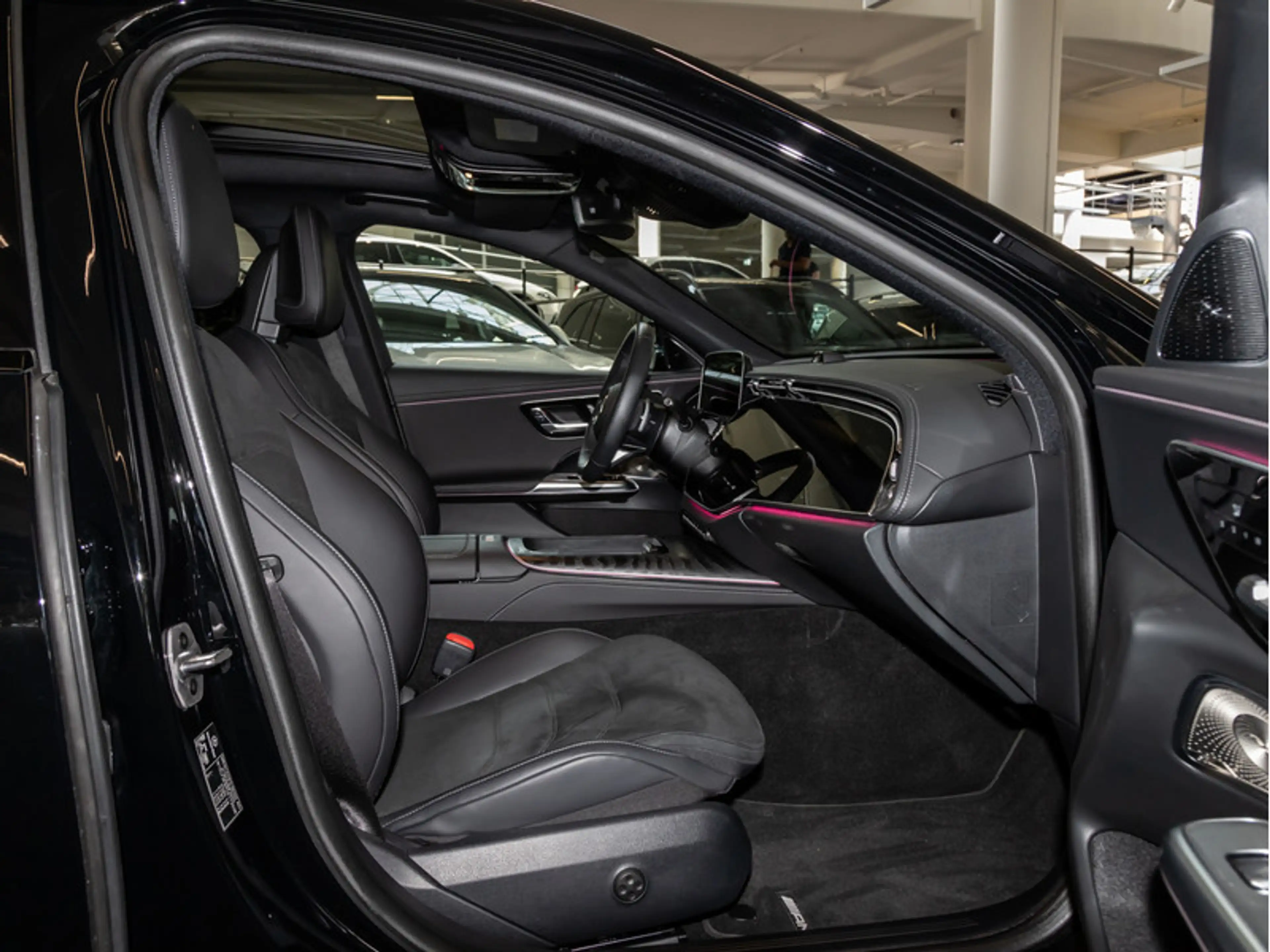Mercedes-Benz E 220 d 4M AMG-Sport/Super/Pano/Burm/AHK/Night — photo 8