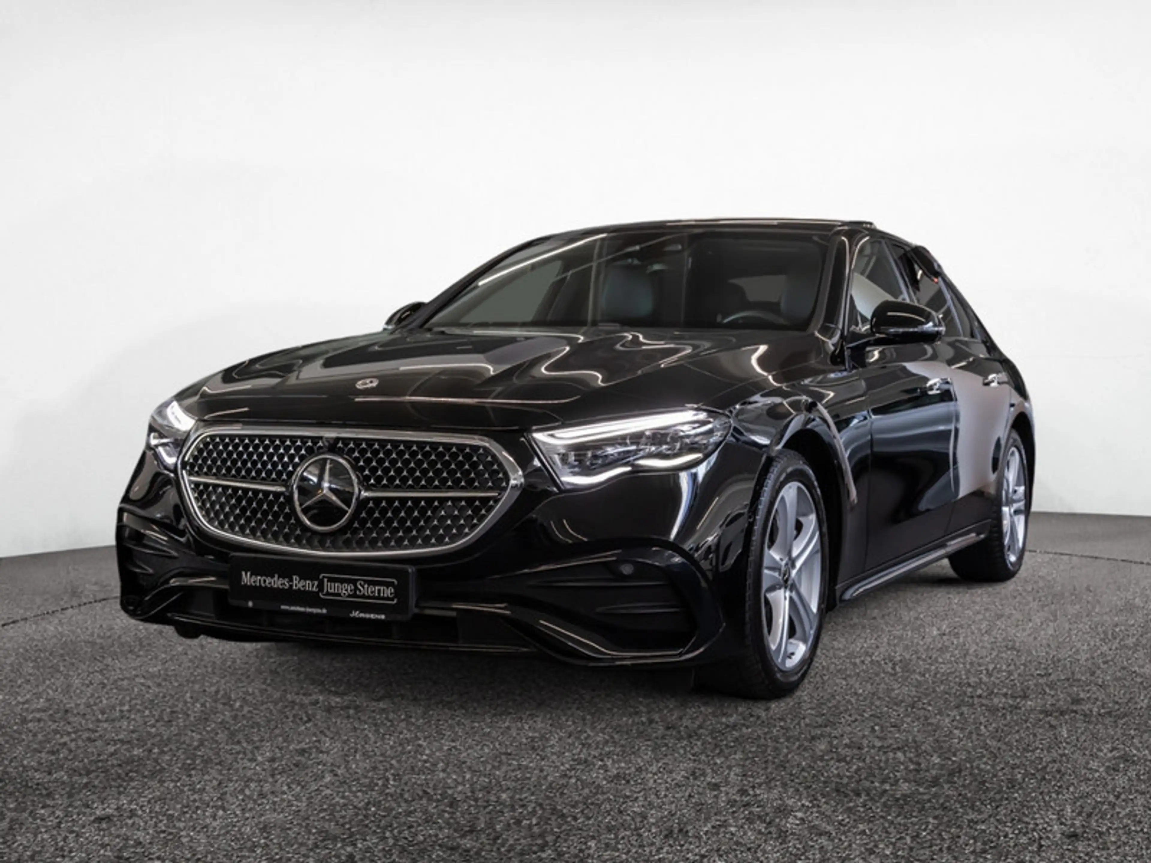 Mercedes-Benz E 220 d 4M AMG-Sport/Super/Pano/Burm/AHK/Night — photo 2