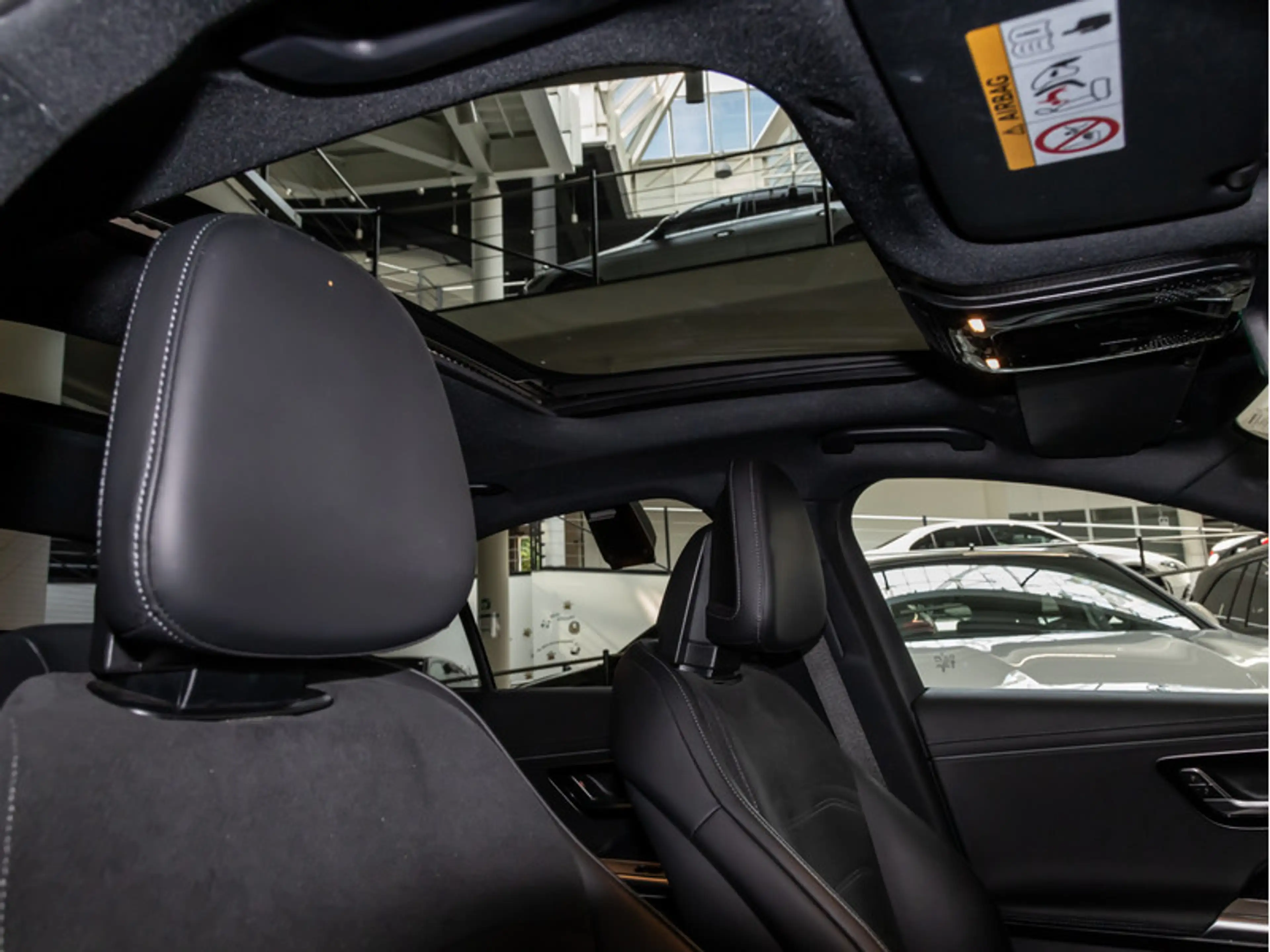 Mercedes-Benz E 220 d 4M AMG-Sport/Super/Pano/Burm/AHK/Night — photo 10