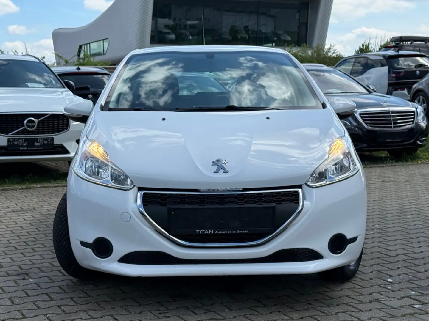 Peugeot 208 Active TÜV neu PDC Allwetter Bluetooth Klima Weiß - 2
