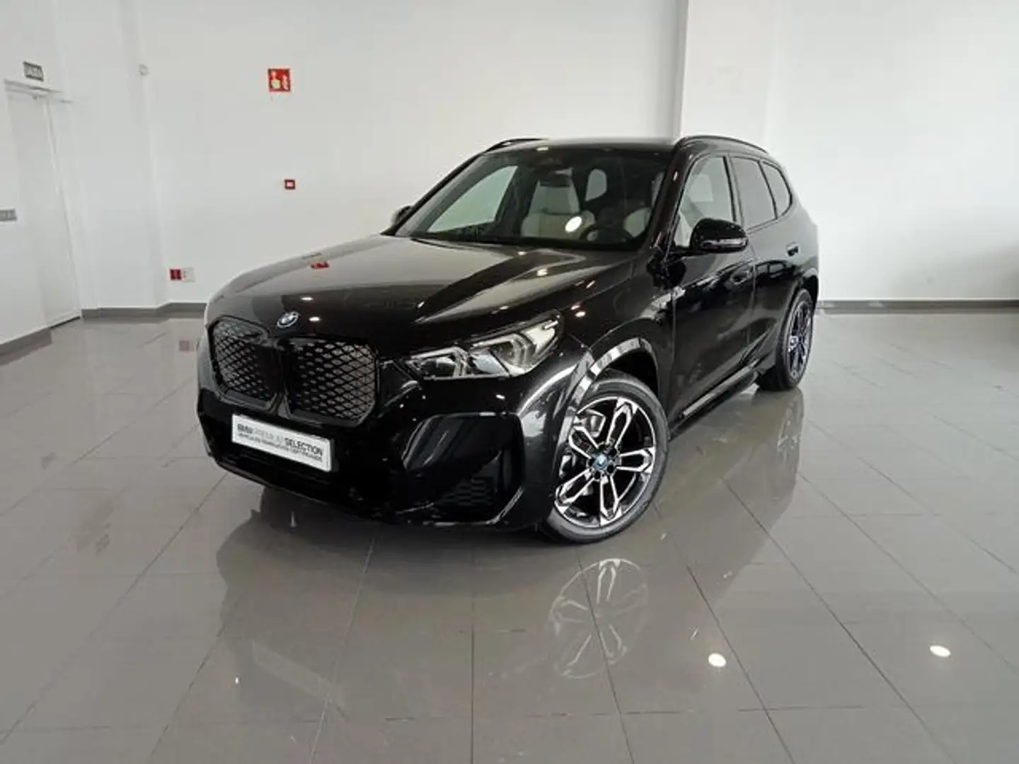 BMW iX1 xDrive30A Noir - 1