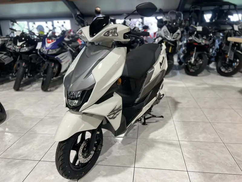 Suzuki Avenis 125 - foto 2
