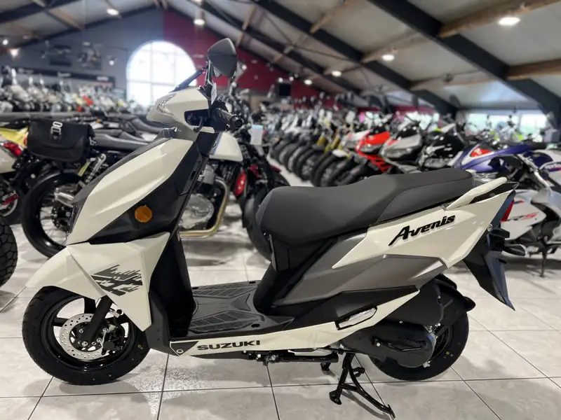Suzuki Avenis 125 - foto 4
