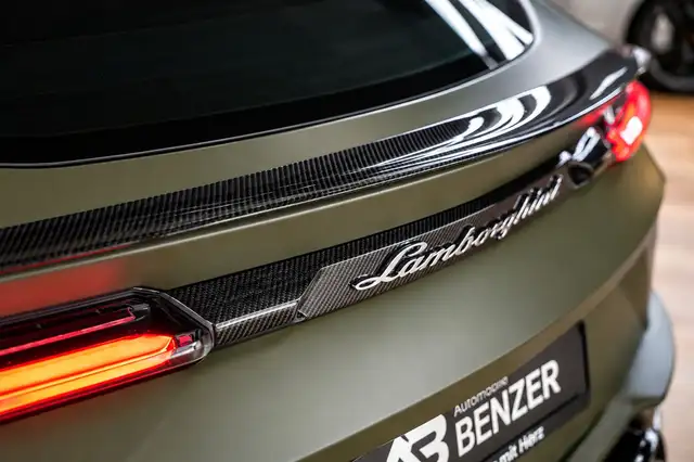 Lamborghini Urus view 13