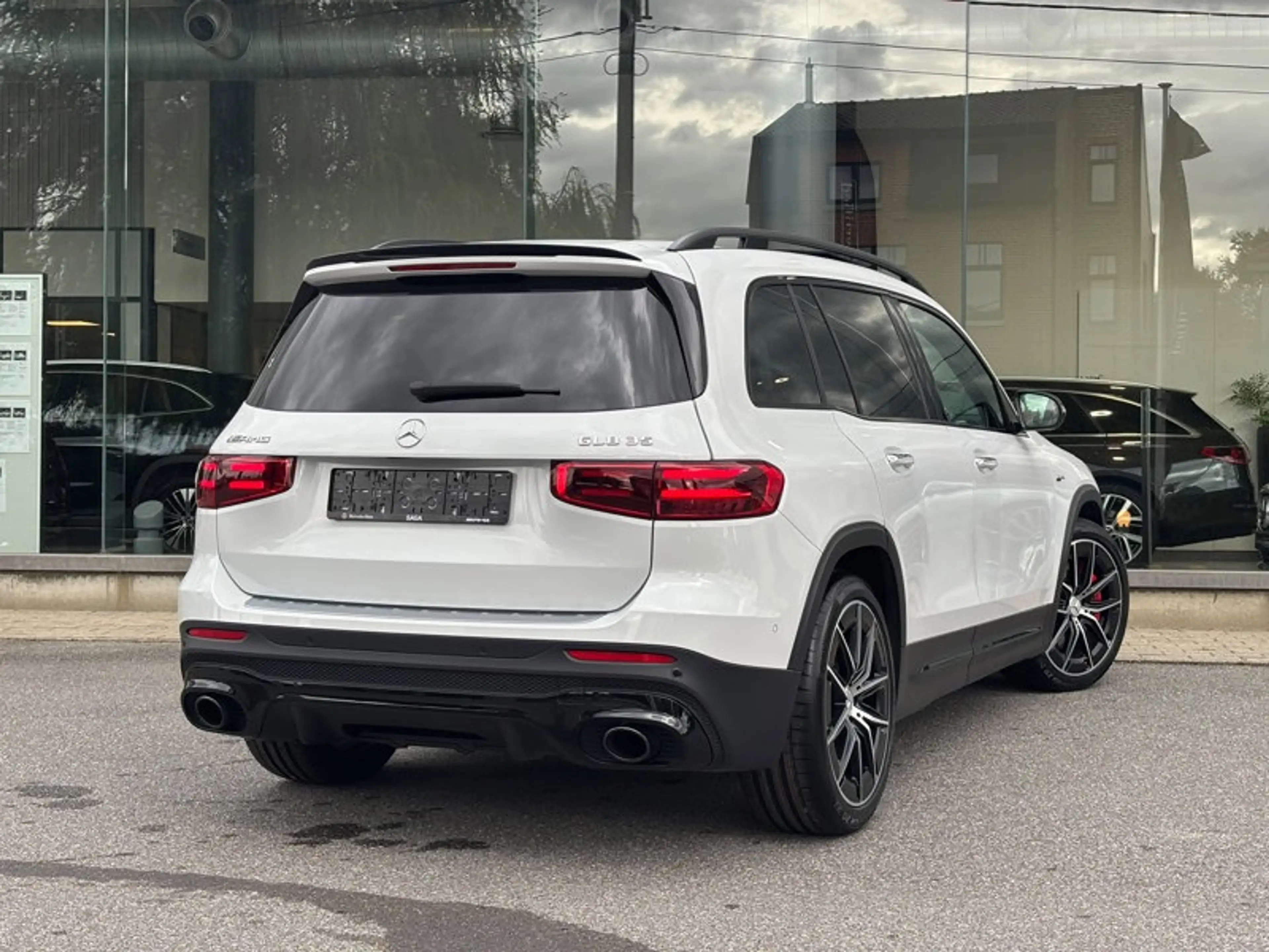 Mercedes-Benz GLB 35 AMG 4MATIC 7 Places Attelage — photo 5