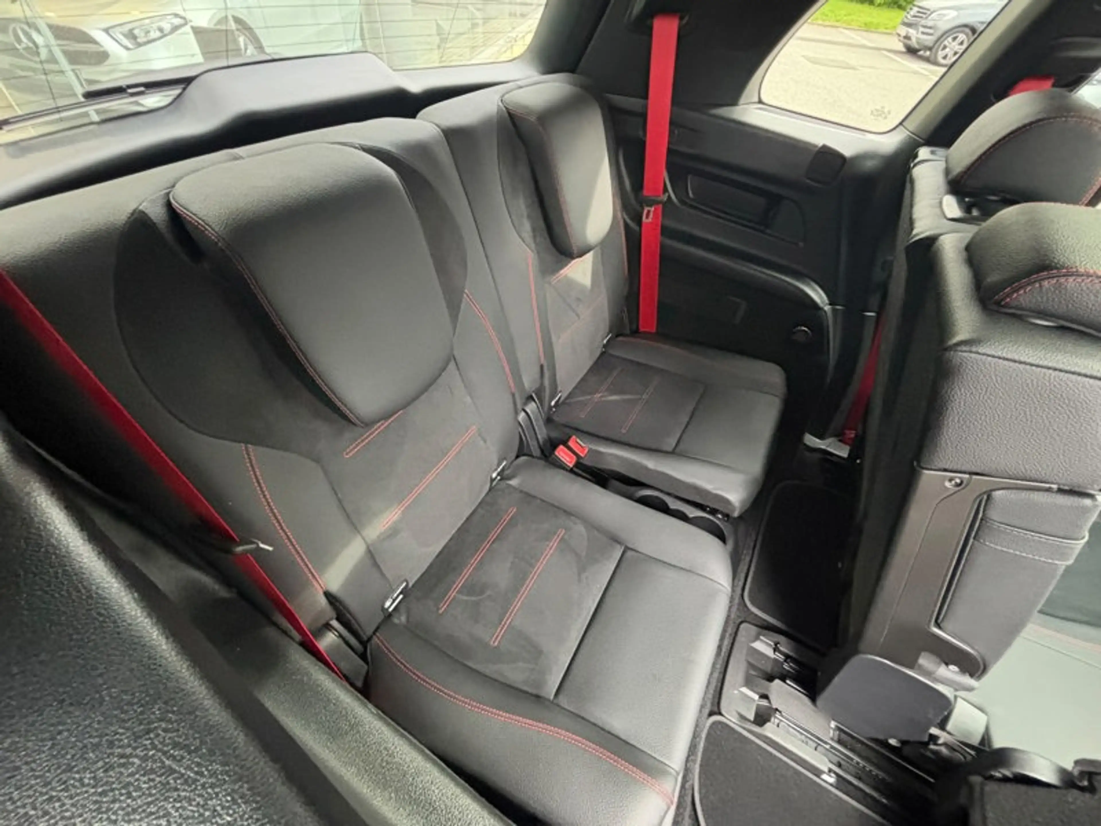 Mercedes-Benz GLB 35 AMG 4MATIC 7 Places Attelage — photo 13