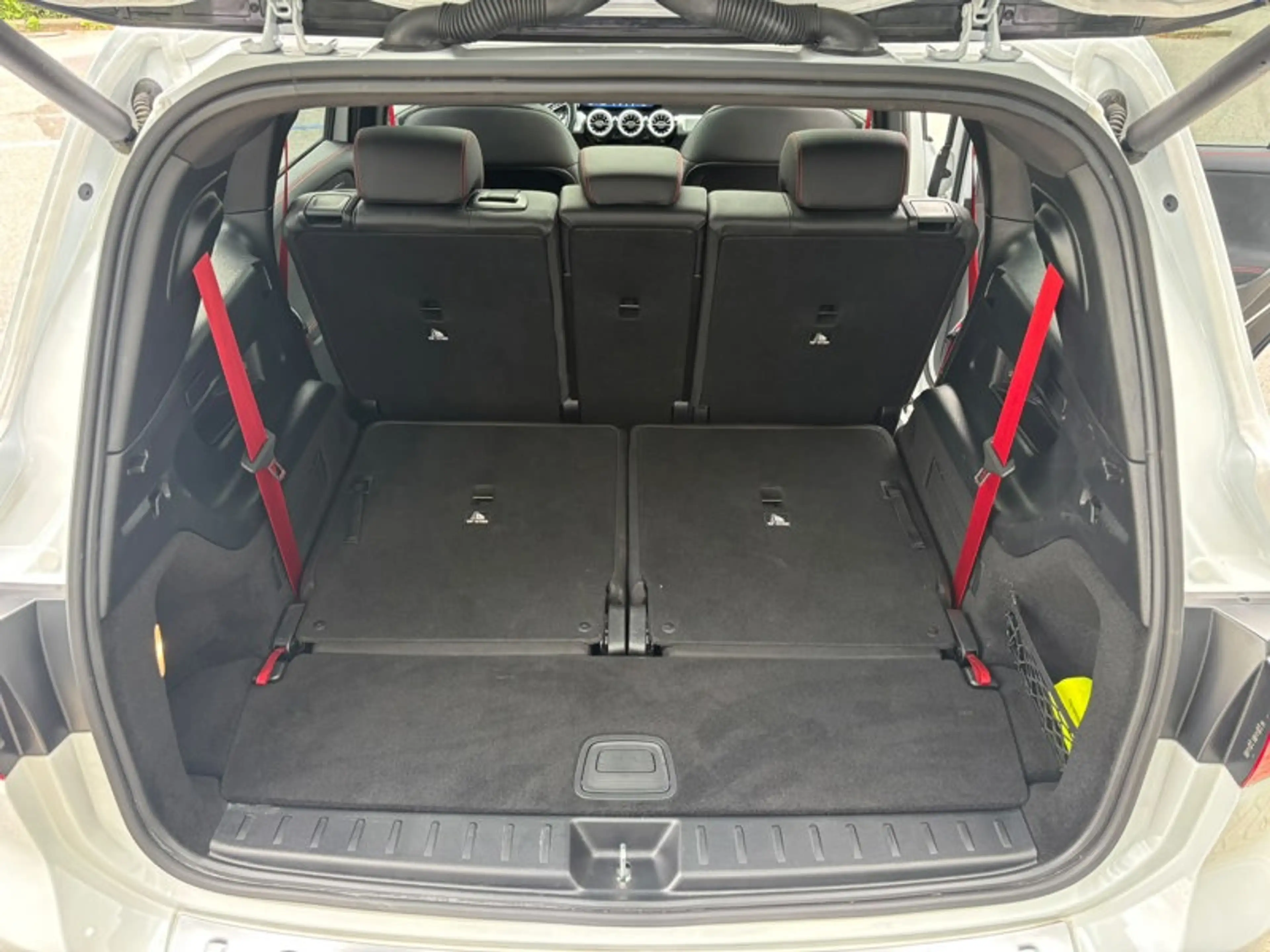 Mercedes-Benz GLB 35 AMG 4MATIC 7 Places Attelage — photo 12