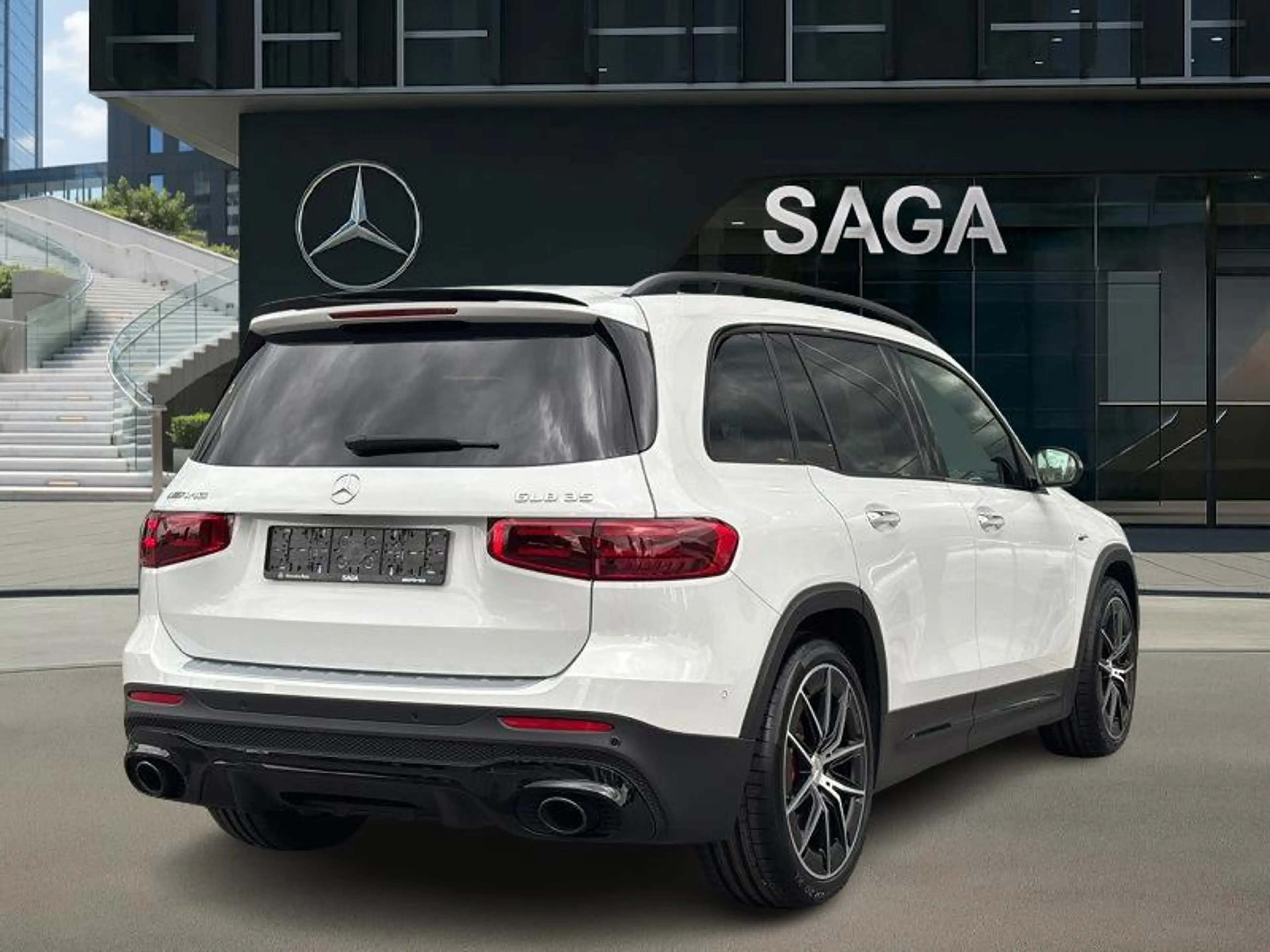 Mercedes-Benz GLB 35 AMG 4MATIC 7 Places Attelage — photo 2