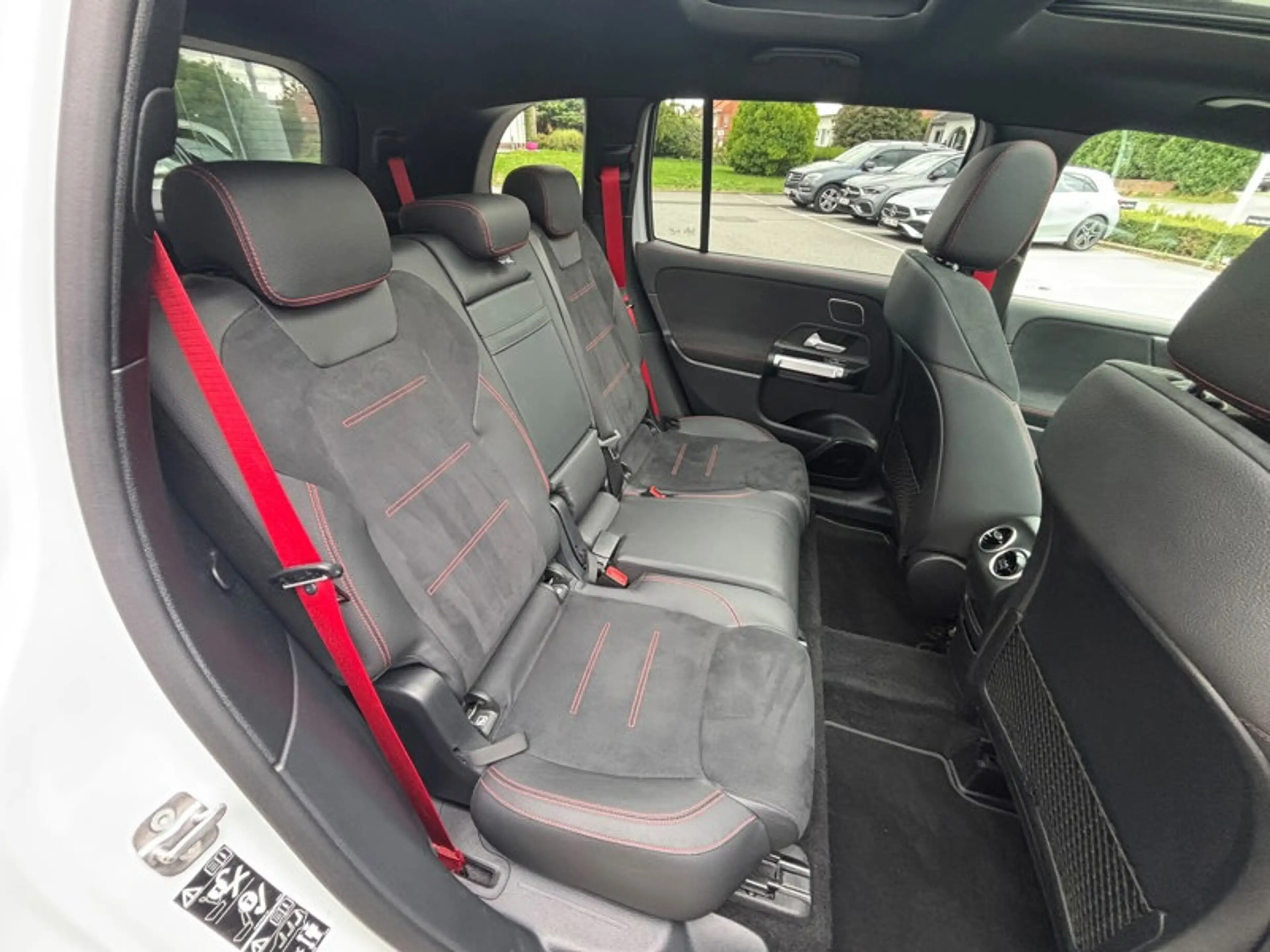 Mercedes-Benz GLB 35 AMG 4MATIC 7 Places Attelage — photo 14