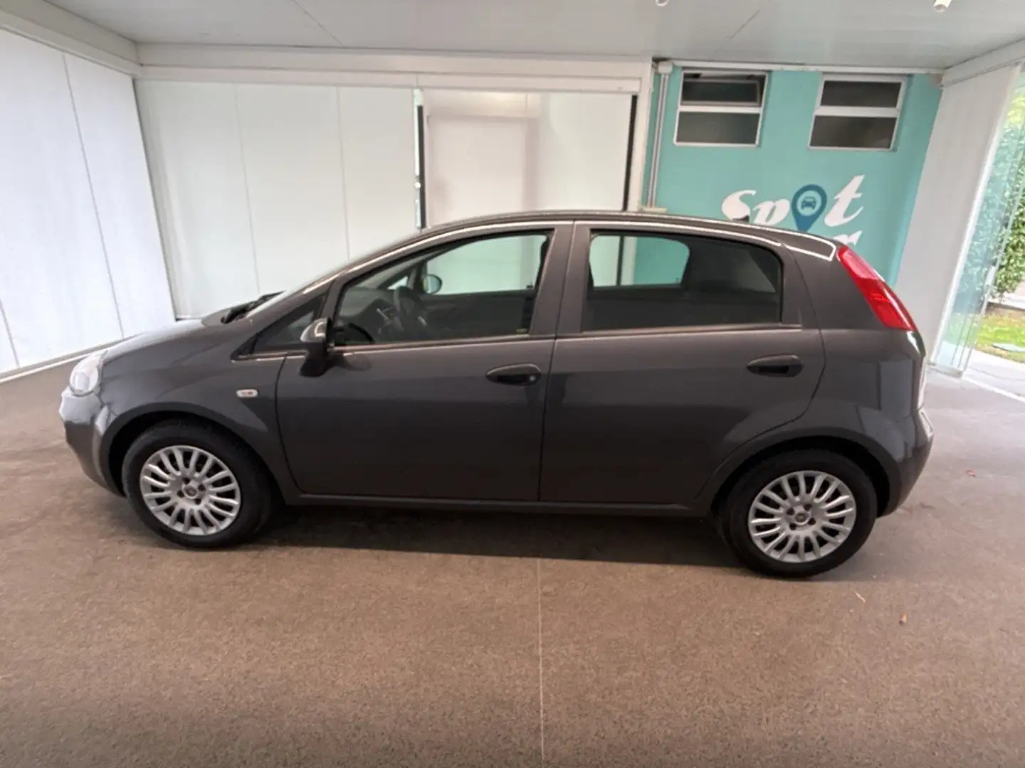 Fiat Punto 1.3 MultiJet Street 95cv S&S EU6 Grau - 2