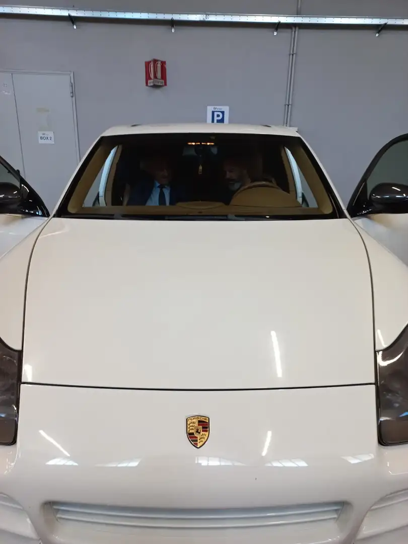 Porsche Cayenne 3,2 S Білий - 2