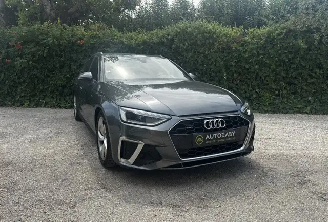 Audi A4 view 10