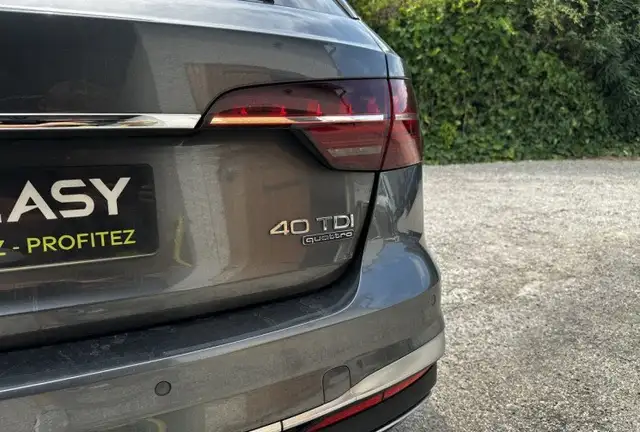 Audi A4 view 5