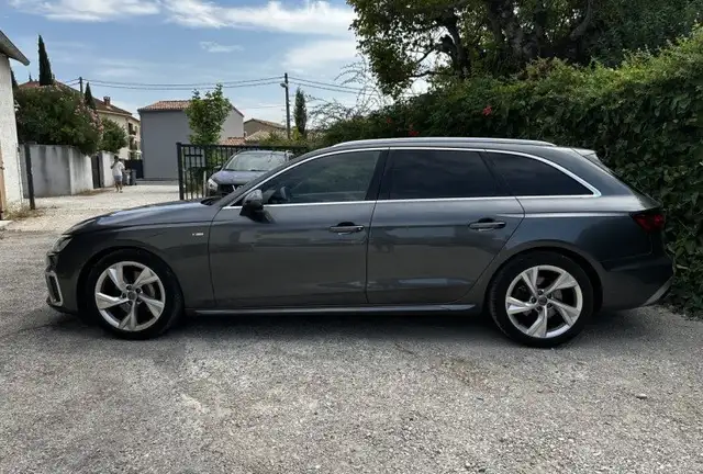 Audi A4 view 3